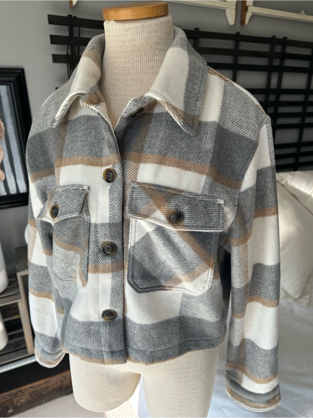 Love Tree plaid button-front shacket size large - Picture 8 of 13